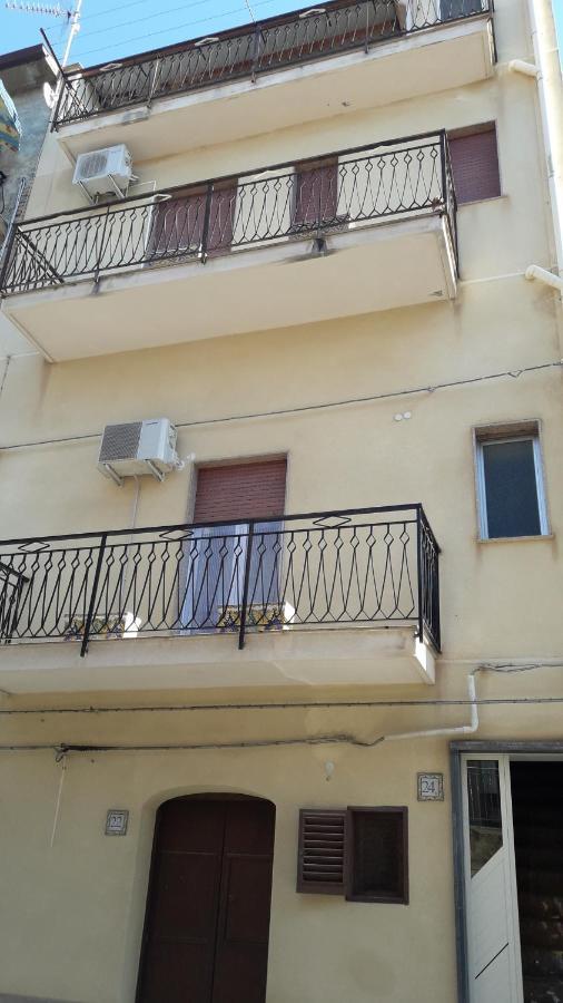 B&B Maia House Santo Stefano di Camastra Zewnętrze zdjęcie